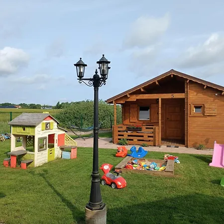 Familijny Zakatek Letniskowe Nyaraló *